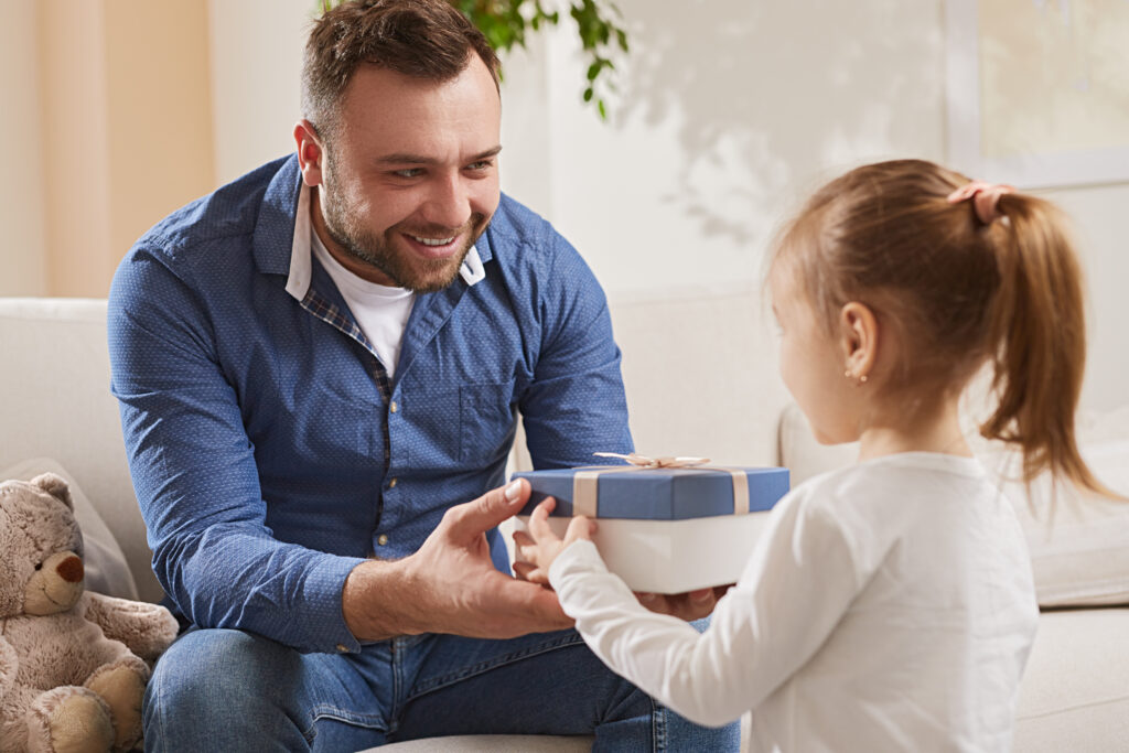 father rewarding his daughter